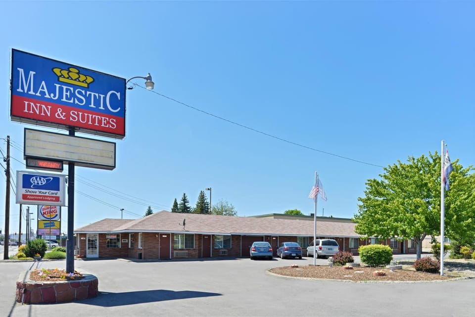 Majestic Inn & Suites Motel in Klamath Falls