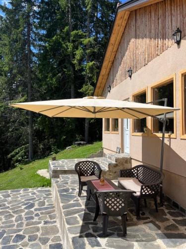 Guest House Golijski Dar Hotel in Zlatibor District, Serbia