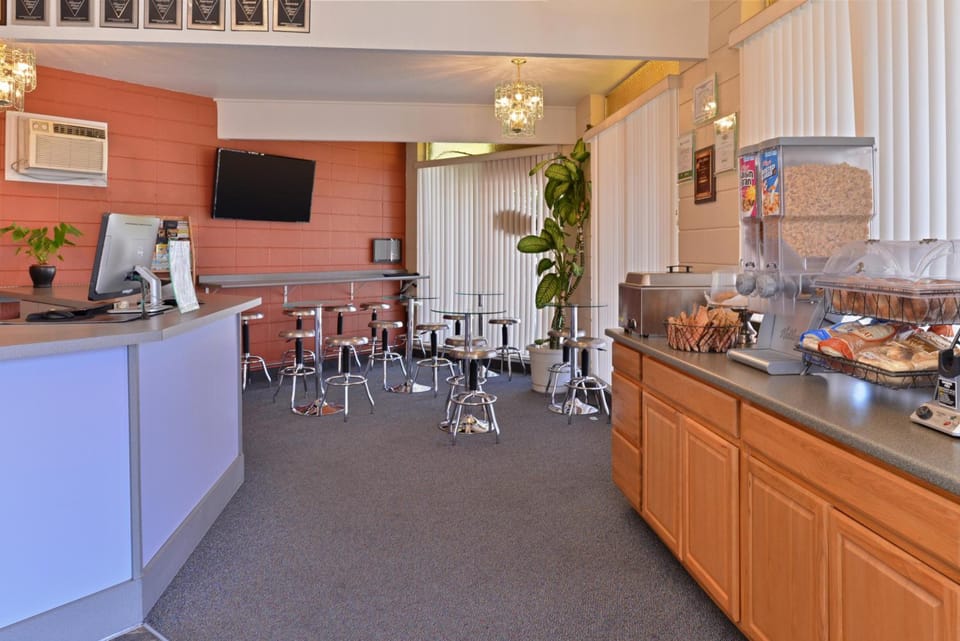 The Maverick Motel, Main Street USA Collection by PNW Hospitality Motel in Klamath Falls