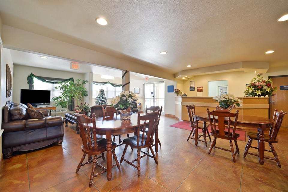 Americas Best Value Inn & Suites Ada Hotel in Ada