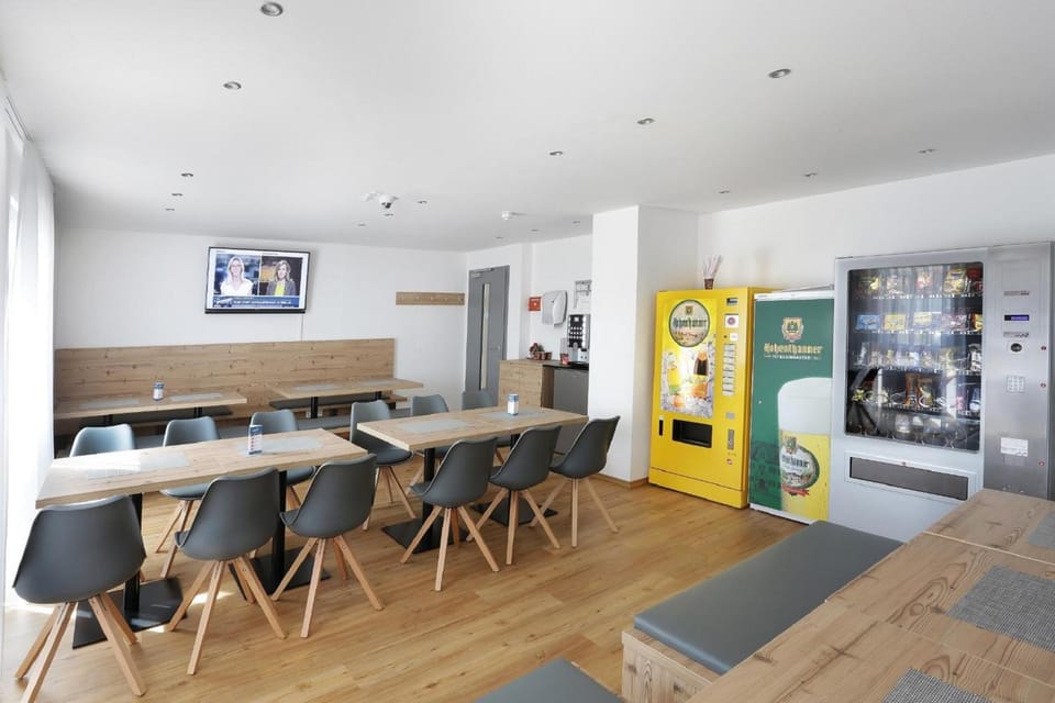 Shared lounge/TV area