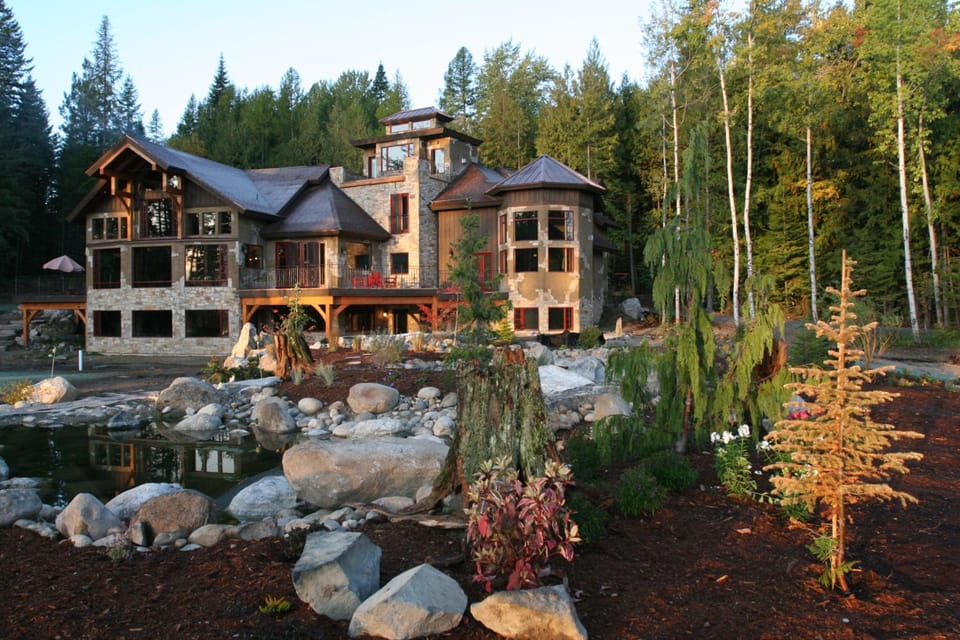 Talus Rock Retreat Lodge in Dover