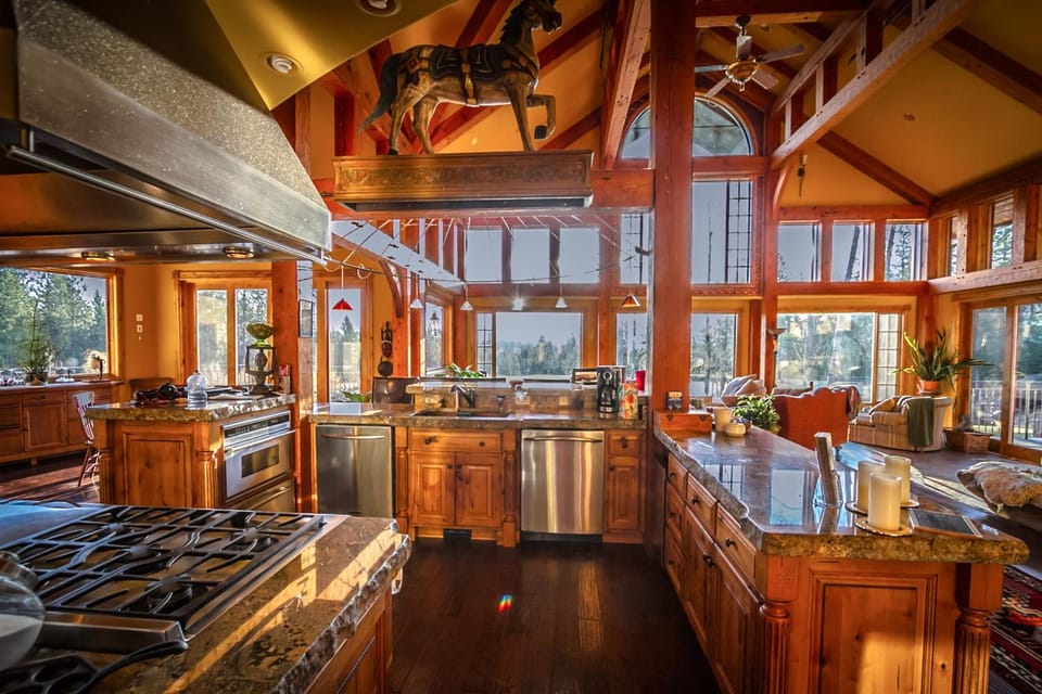 Talus Rock Retreat Lodge in Dover