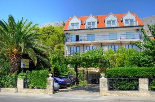 Rooms by the sea Duce, Omis - 3063 Hotel in Split-Dalmatia County