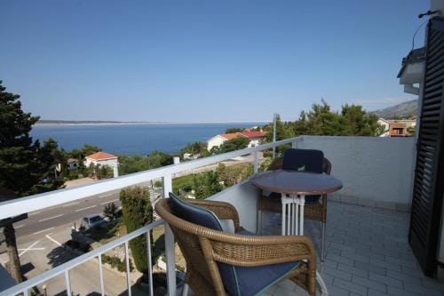 Rooms by the sea Starigrad, Paklenica - 3335 Hotel in Zadar County