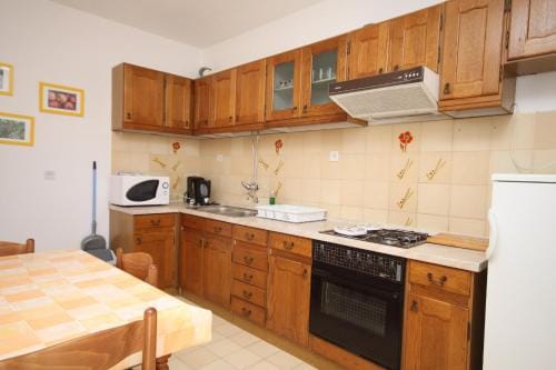 Apartments and rooms with parking space Makarska - 6759 Hotel in Makarska