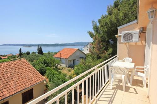 Apartments and rooms with parking space Orebic, Peljesac - 10192 Hotel in Dubrovnik-Neretva County