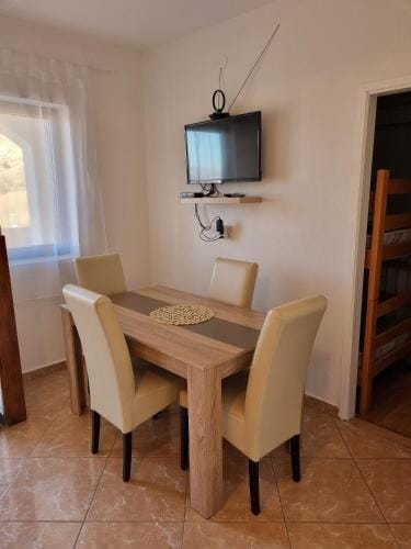 Apartments and rooms with parking space Metajna, Pag - 4120 Hotel in Zadar County