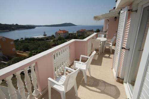 Apartments and rooms by the sea Cove Soline, Dugi otok - 448 Hotel in Zadar County