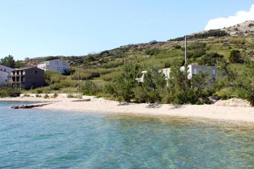 Rooms by the sea Metajna, Pag - 3305 Hotel in Zadar County