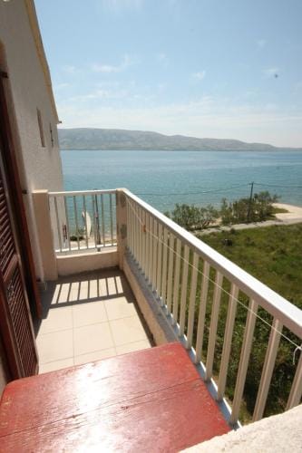 Rooms by the sea Metajna, Pag - 3305 Hotel in Zadar County