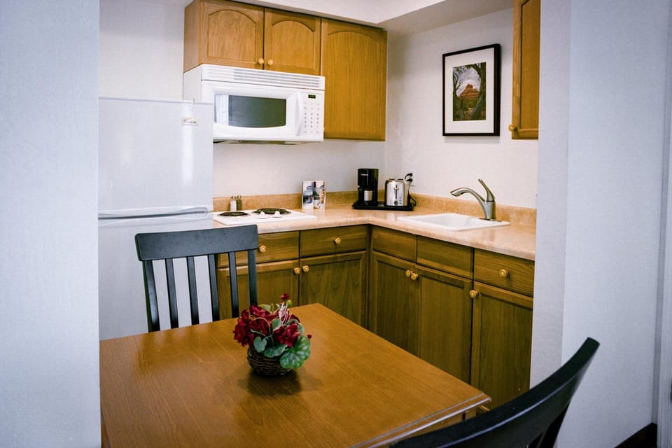 Pines Inn & Suites Motel in Cottonwood