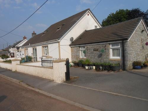 Lletygwilym, Heol dwr Hotel in Wales