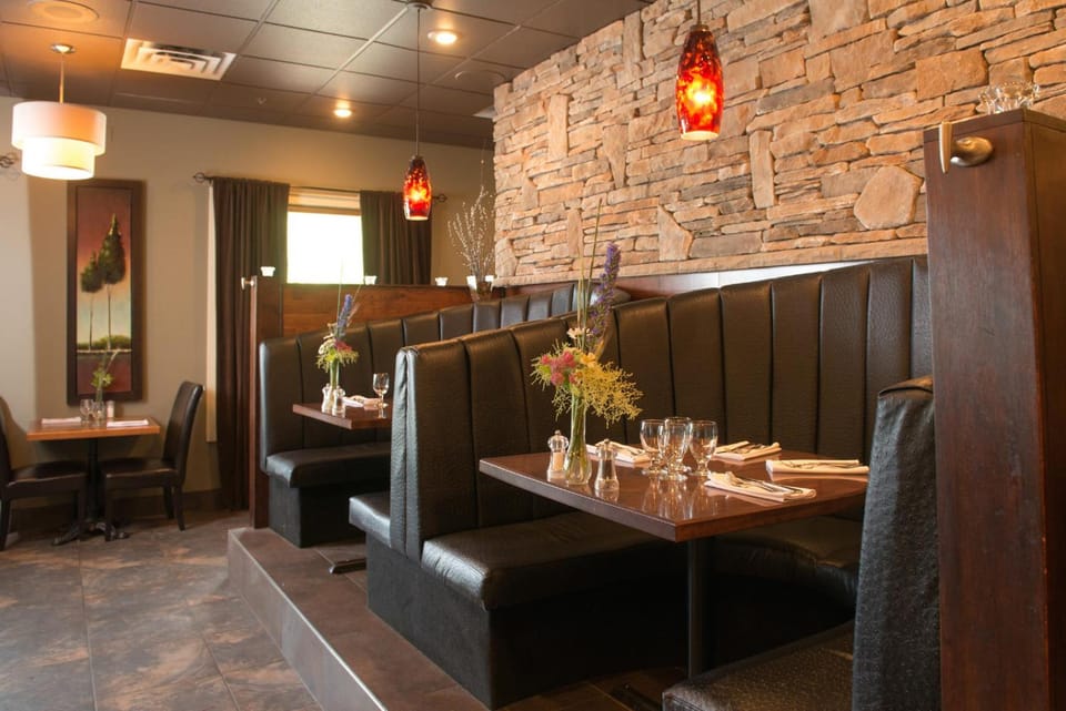 Hilltop Inn - Salmon Arm Hotel in Salmon Arm