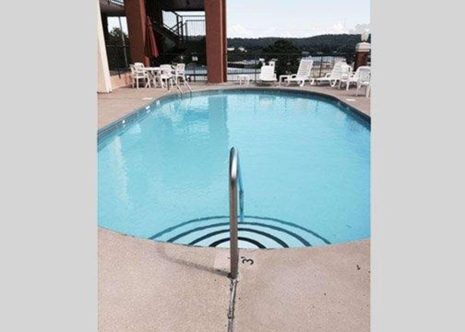 Quality Inn & Suites Clarksville Hotel in Arkansas