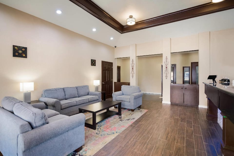 Quality Inn & Suites Lufkin Hotel in Lufkin