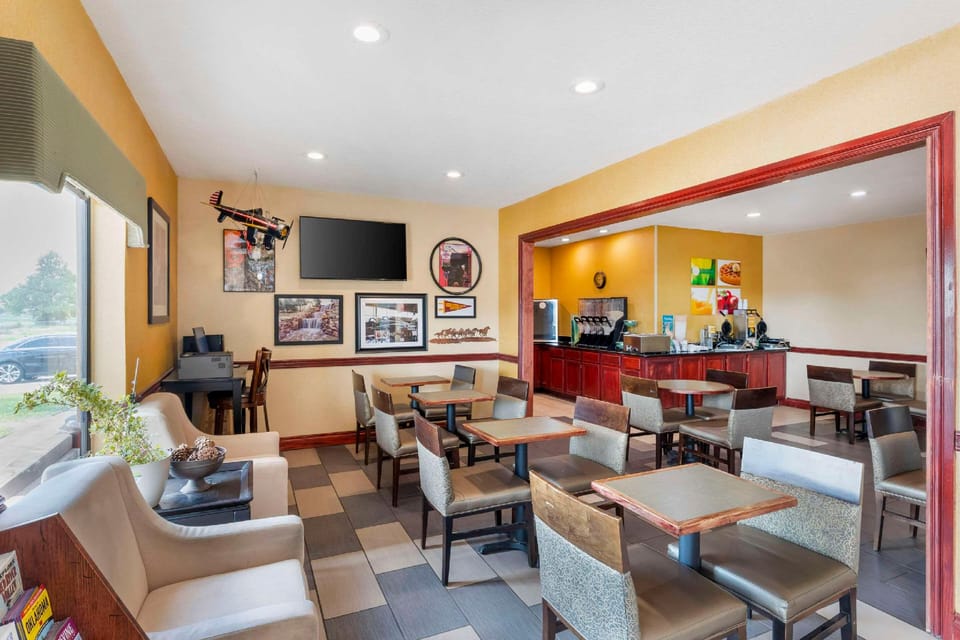 Quality Inn & Suites Wichita Falls I-44 Hotel in Wichita Falls