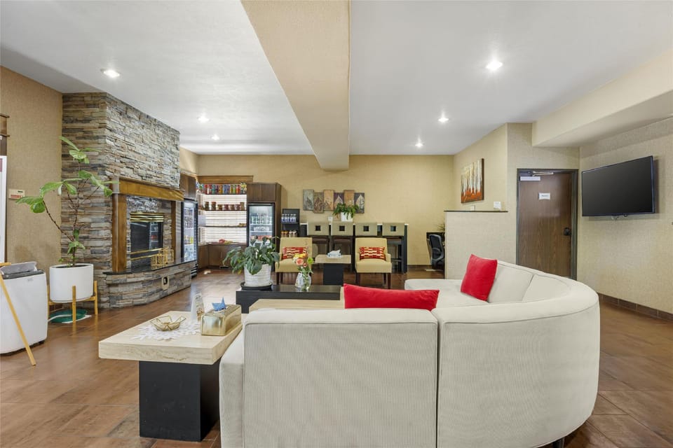 Best Western Plus Prairie Inn Hotel in Albany