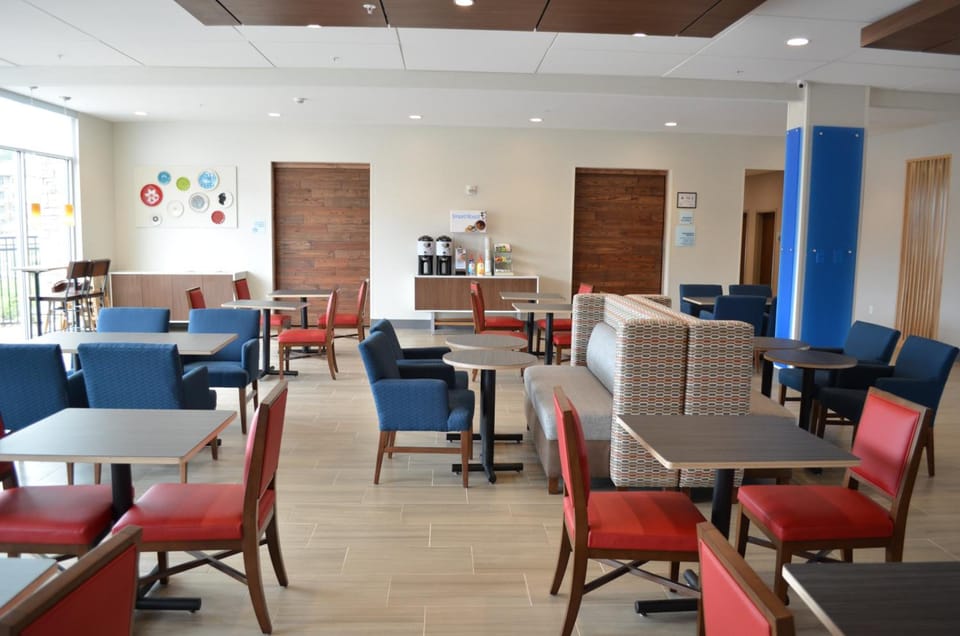 Holiday Inn Express & Suites Charlotte NE - University Area By IHG Hotel in Charlotte