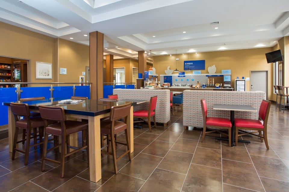 Holiday Inn Express Springfield Downtown By IHG Hotel in Springfield