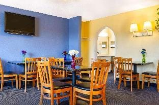 Inn Hotel in Auburn