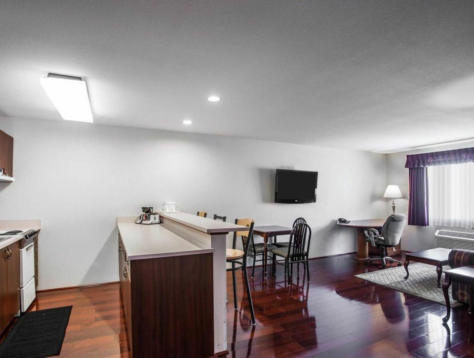 Quality Inn Grand Suites Bellingham Hotel in Bellingham