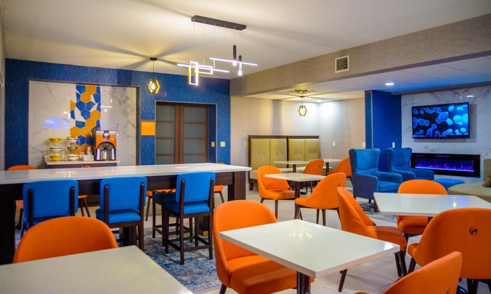 La Quinta Inn & Suites by Wyndham Fayetteville I-95 Hotel in Fayetteville