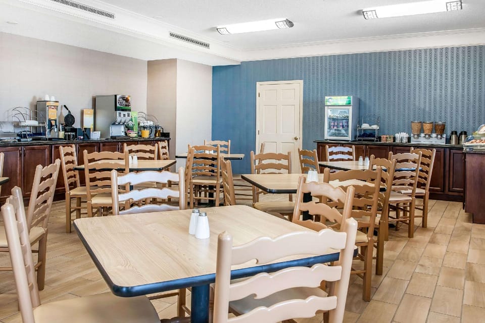 Quality Inn Findlay Hotel in Findlay