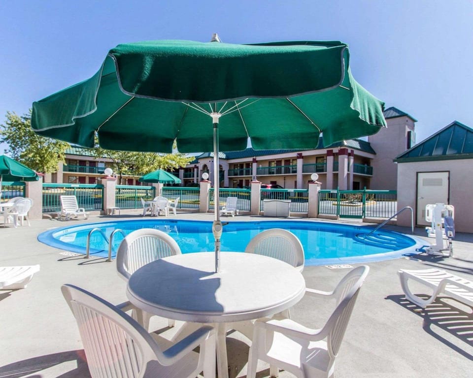 Quality Inn Fort Campbell Hotel in Kentucky