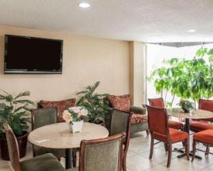 Quality Inn Hotel in Fort Wayne