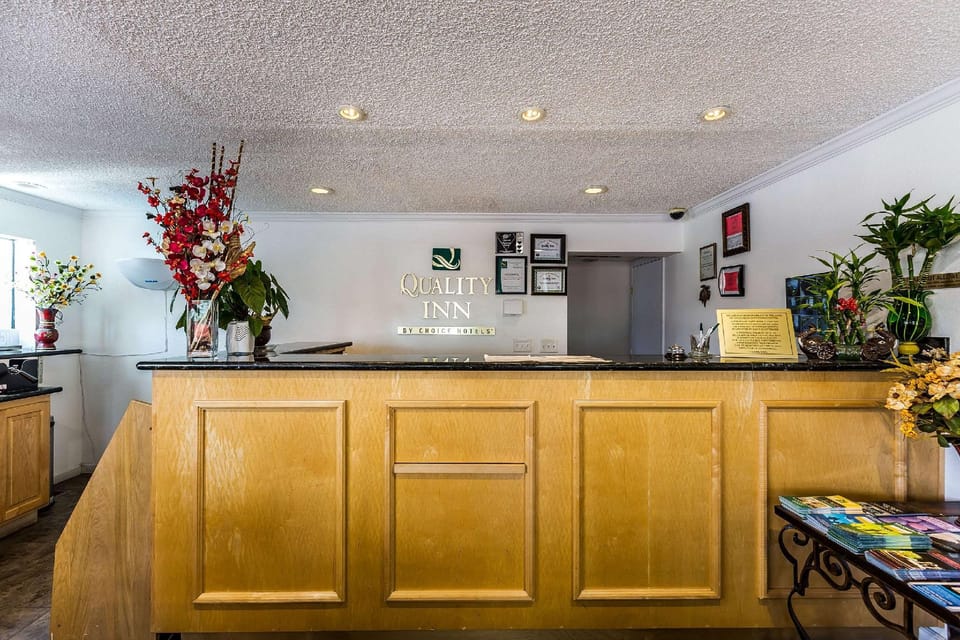 Quality Inn Near Fort Hunter Liggett Hotel in Sierra Nevada