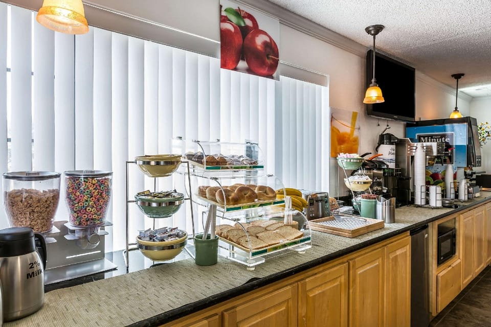 Quality Inn Near Fort Hunter Liggett Hotel in Sierra Nevada