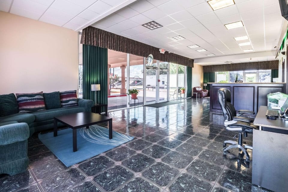 Econo Lodge Kingsville Hotel in Kingsville