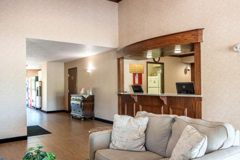 Quality Inn Meadville Hotel in Lake Erie