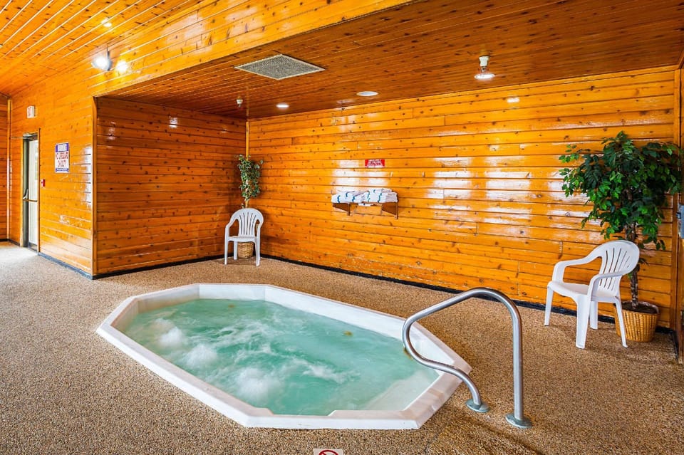 Hot tub