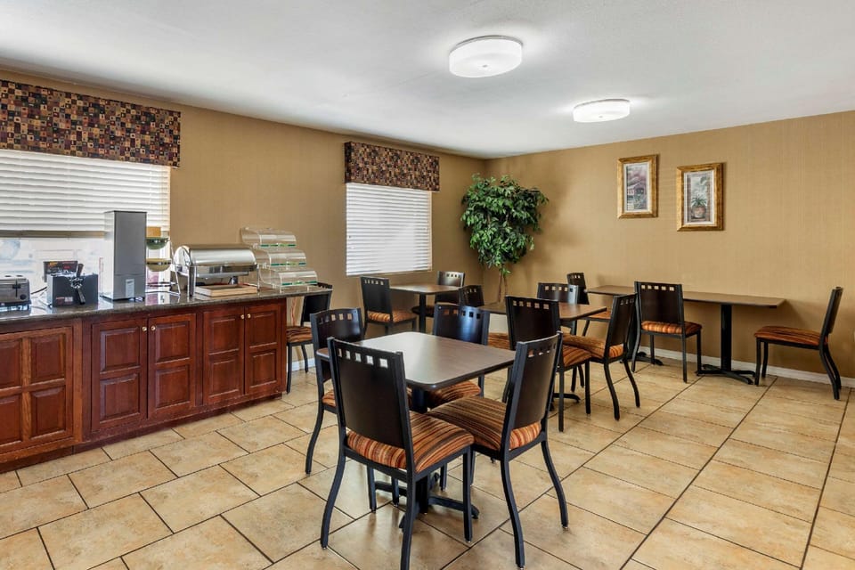 Quality Inn Russellville I-40 Hotel in Russellville