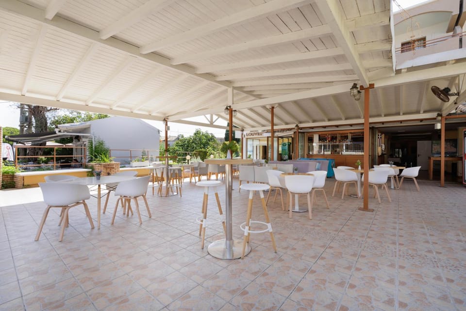 Bar/lounge