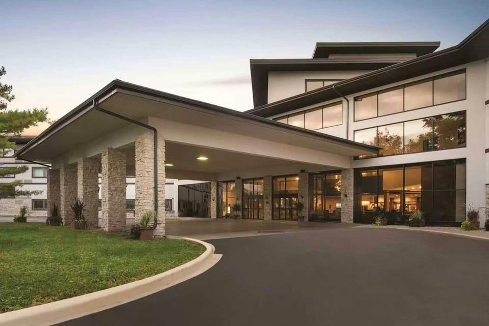 Oneida Hotel Hotel in Ashwaubenon