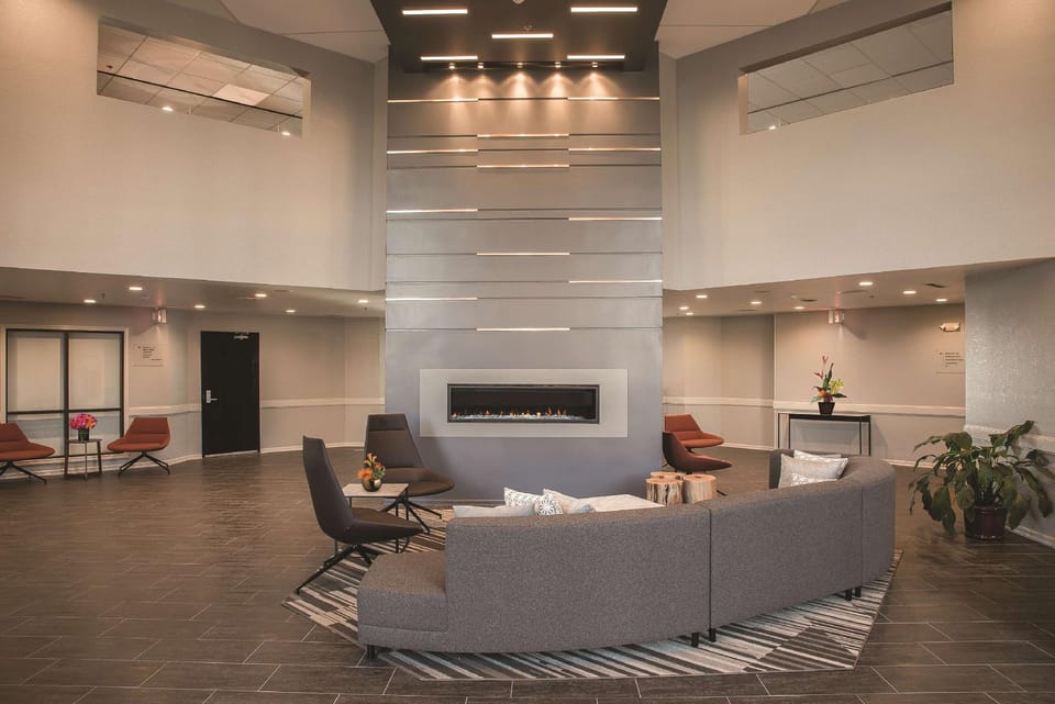 DoubleTree by Hilton Racine Harbourwalk Hotel in Racine