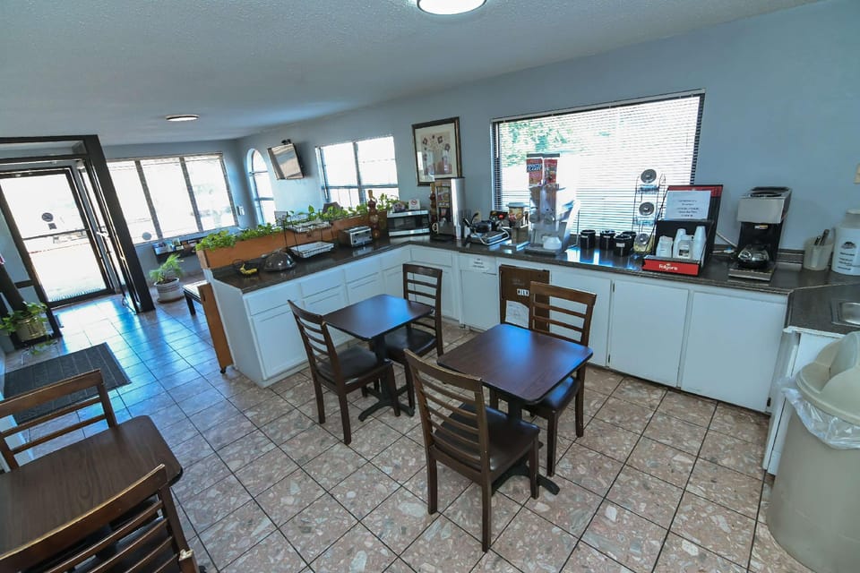 Americas Best Value Inn Meridian Hotel in Meridian