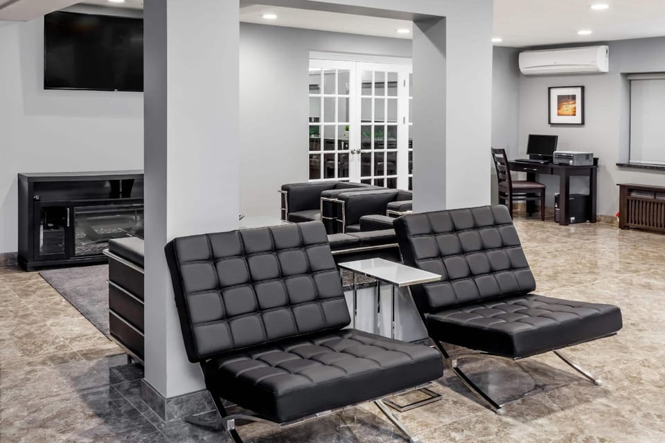 Baymont by Wyndham Glenview Hotel in Glenview