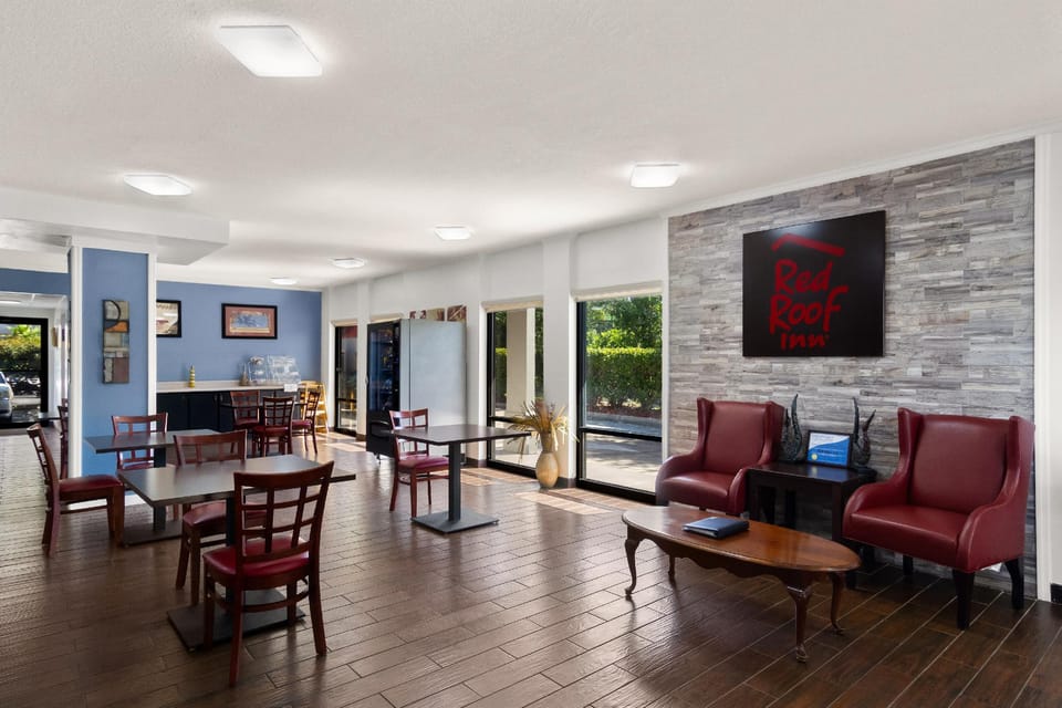 Red Roof Inn Kingsland Hotel in Camden County
