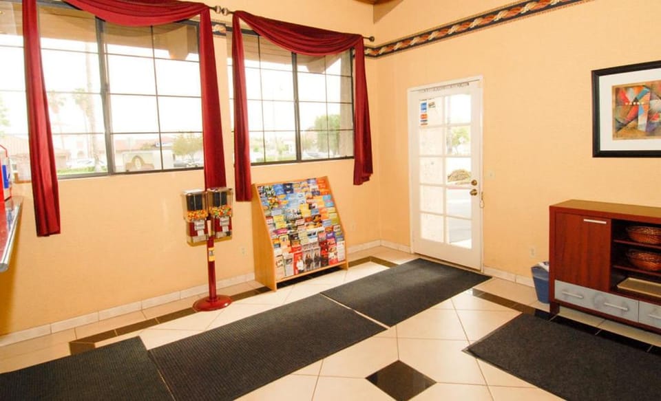 Regency Hotel - Moreno Valley Motel in Moreno Valley