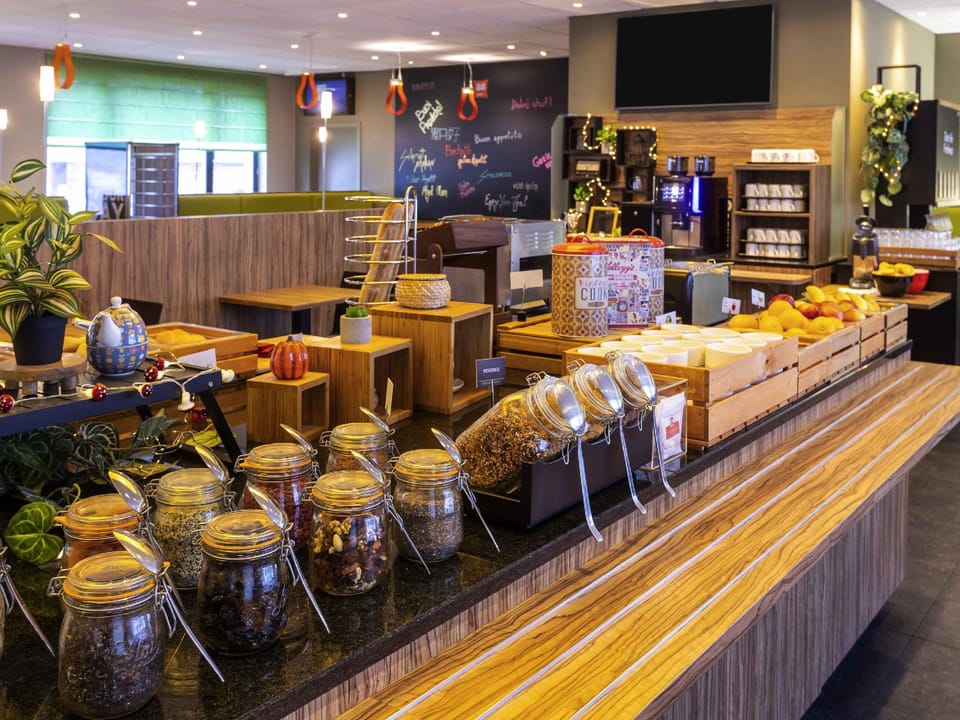 Ibis Brussels Centre Gare Midi Hotel in Saint-Gilles