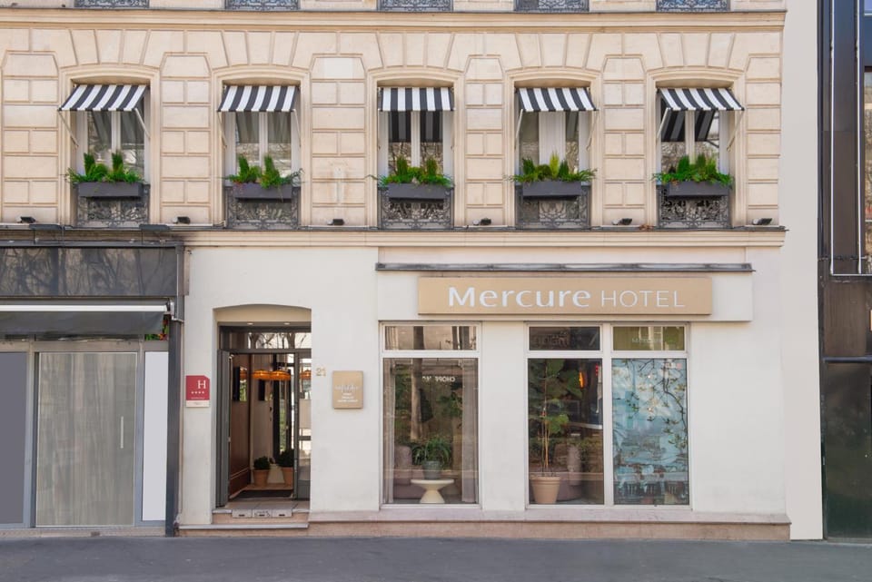 Mercure Paris Pigalle Sacre Coeur Hotel in Paris