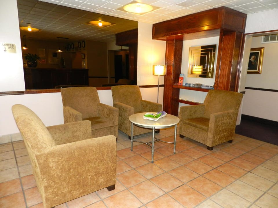 Shared lounge/TV area