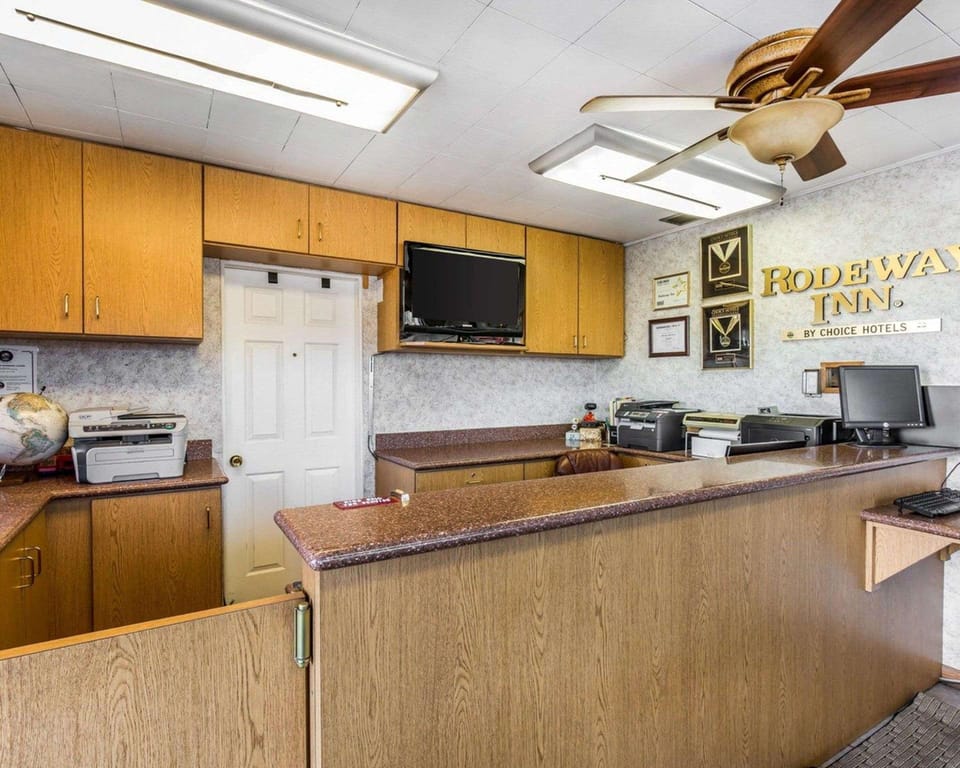 Rodeway Inn Elko Downtown Area Hotel in Elko