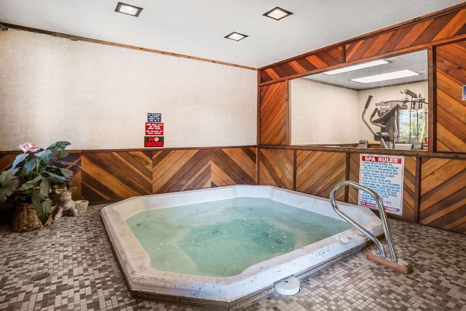 Hot tub