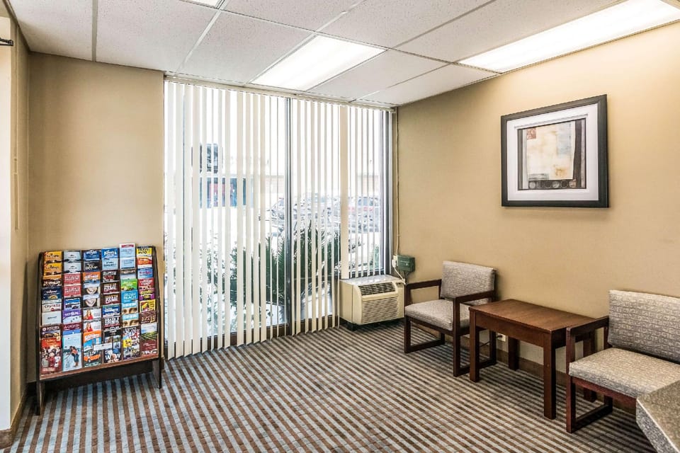 Rodeway Inn Regalodge Hotel in Glendale