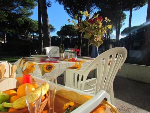 Beautiful Resort with private terrace - Pool - Childrens Games Hotel in Bibione